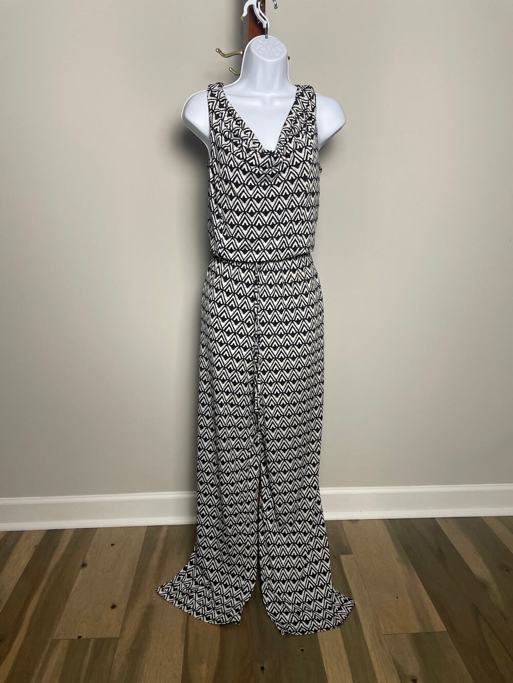 Enfocus Studio Size 10 Black & White Geometric Jumpsuit Scoop Neck Tie Waist